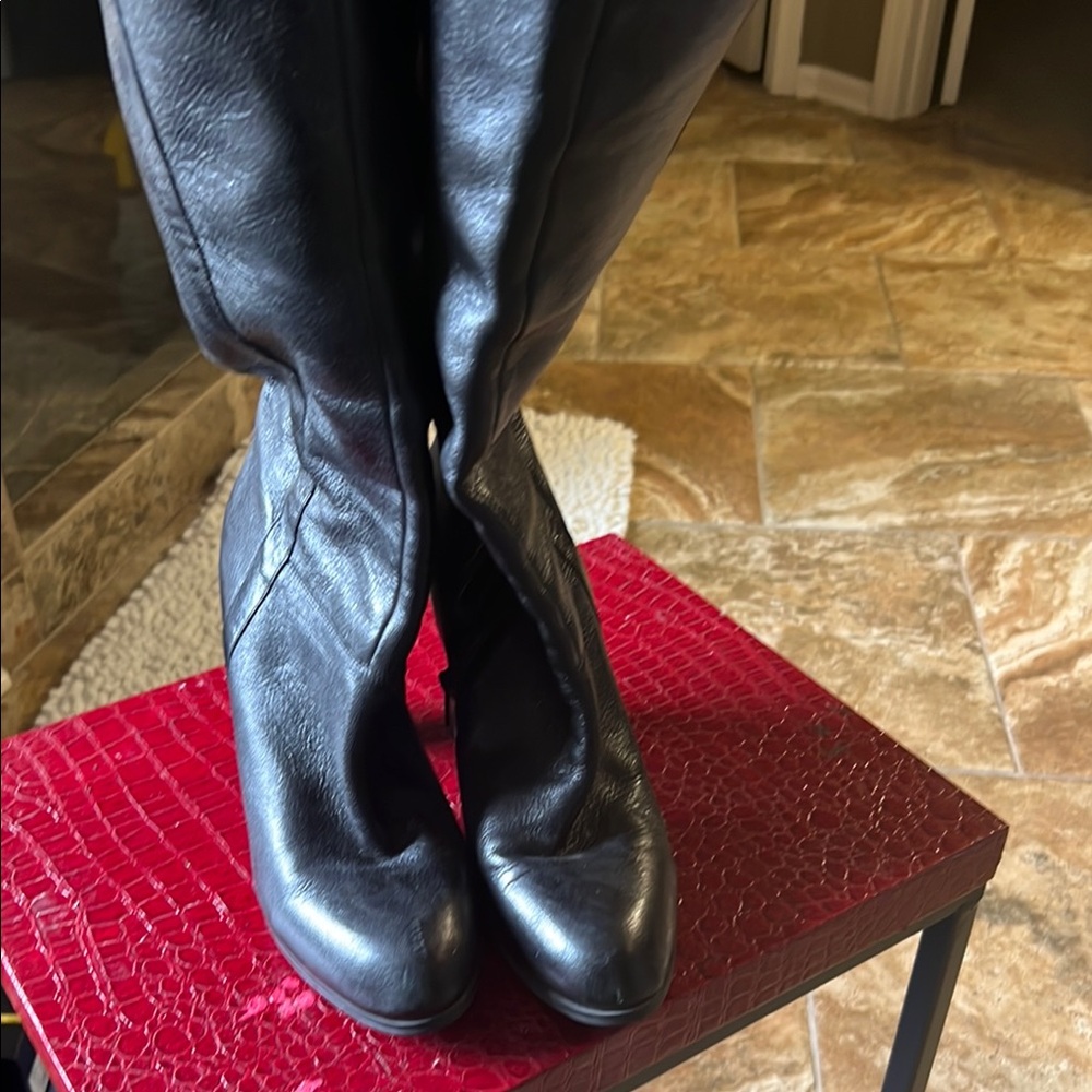 Chic Black Leather Heeled Boots